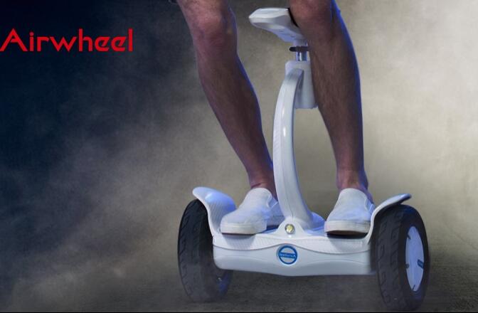  La mayoría de ellos dijeron que Airwheel S8 es un gran éxito. Debido a la gran popularidad y encanto, Victor pronto lo compra en línea.